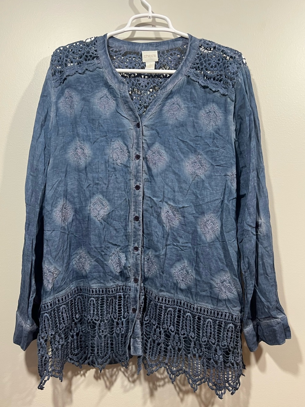 Chico's Washed Indigo Crochet-Trim Button Front Blouse Size Large